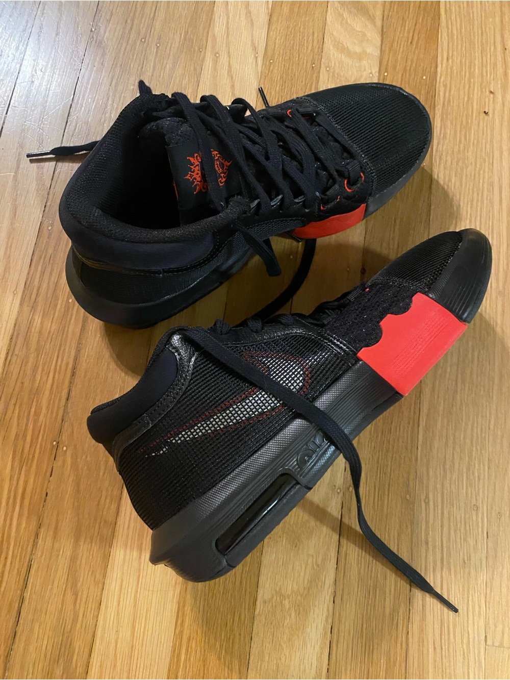 NEW Nike LeBron Witness 8 Bred Mens Shoes